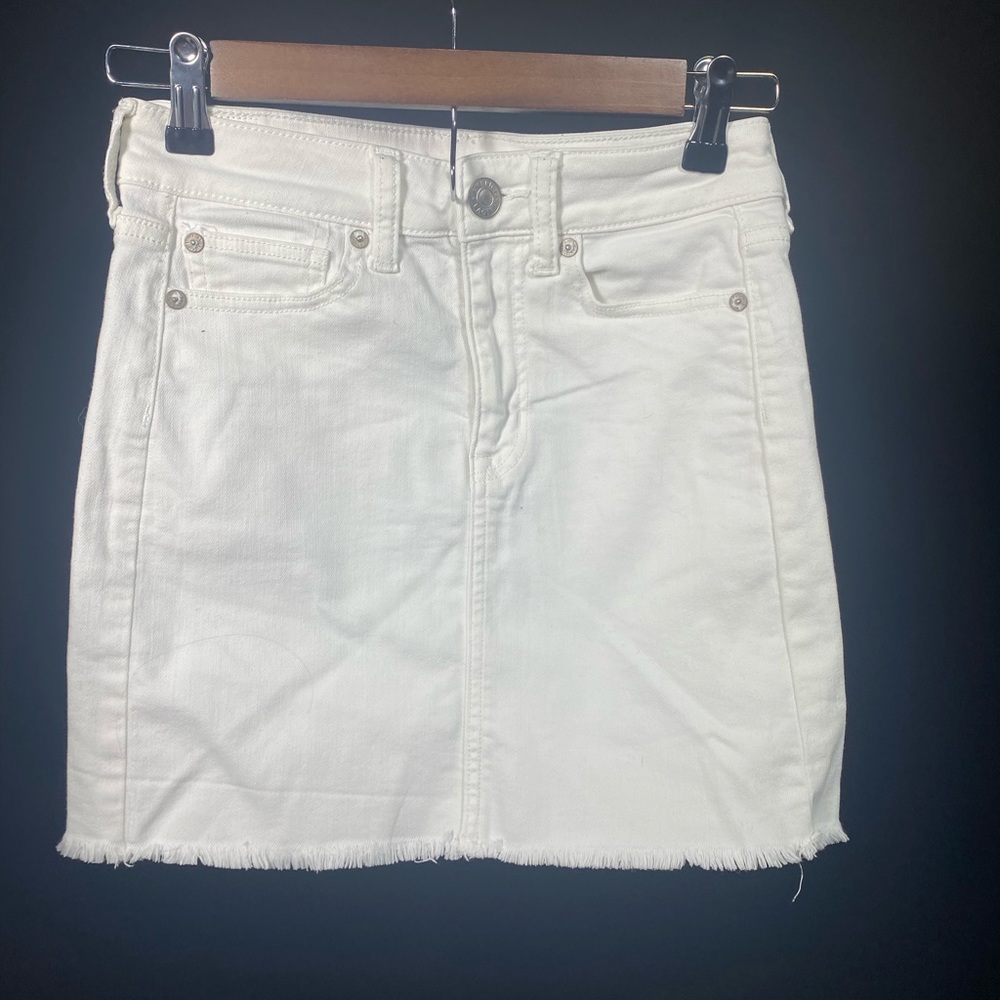 BIG BOOTY WHITE MINI DENIM SKIRT